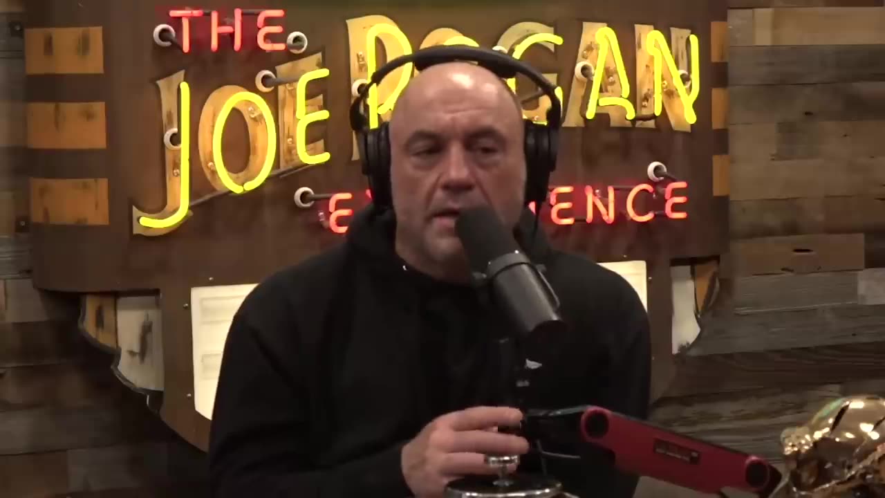 Joe Rogan And James Fox Talk About "Brazil's Roswell"