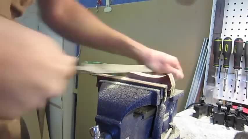 como fazer uma faca com ferramentas SIMPLES/ Making a knife with only common tools