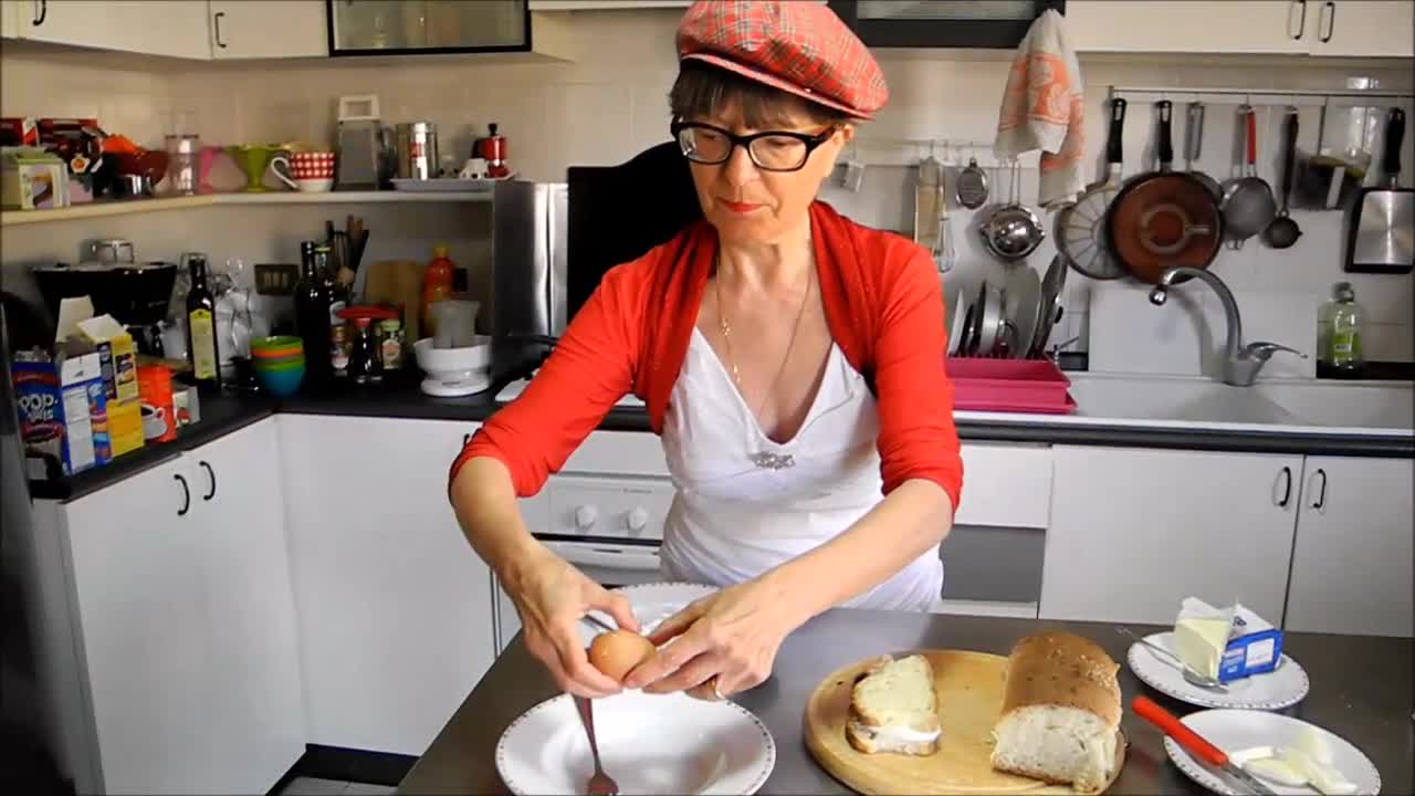 MOZZARELLA IN CARROZZA (FRIED MOZZARELLA)