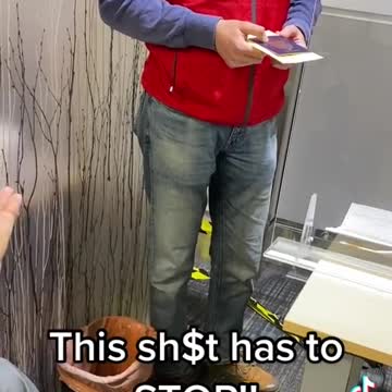 4X Jabbed Canadian Senior Citizen Harassed At Toronto Airport For Not Having Communist Tracking App