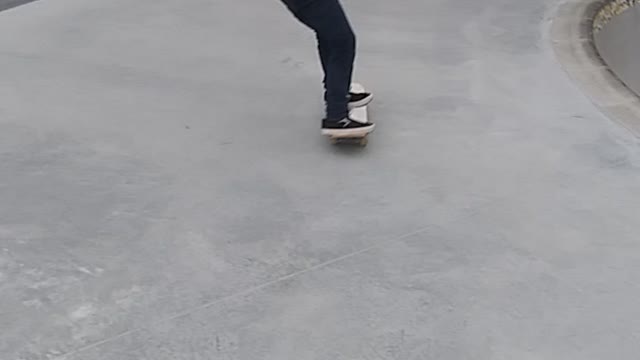 Teen drops in for the first time! (Newnan Skate Park)