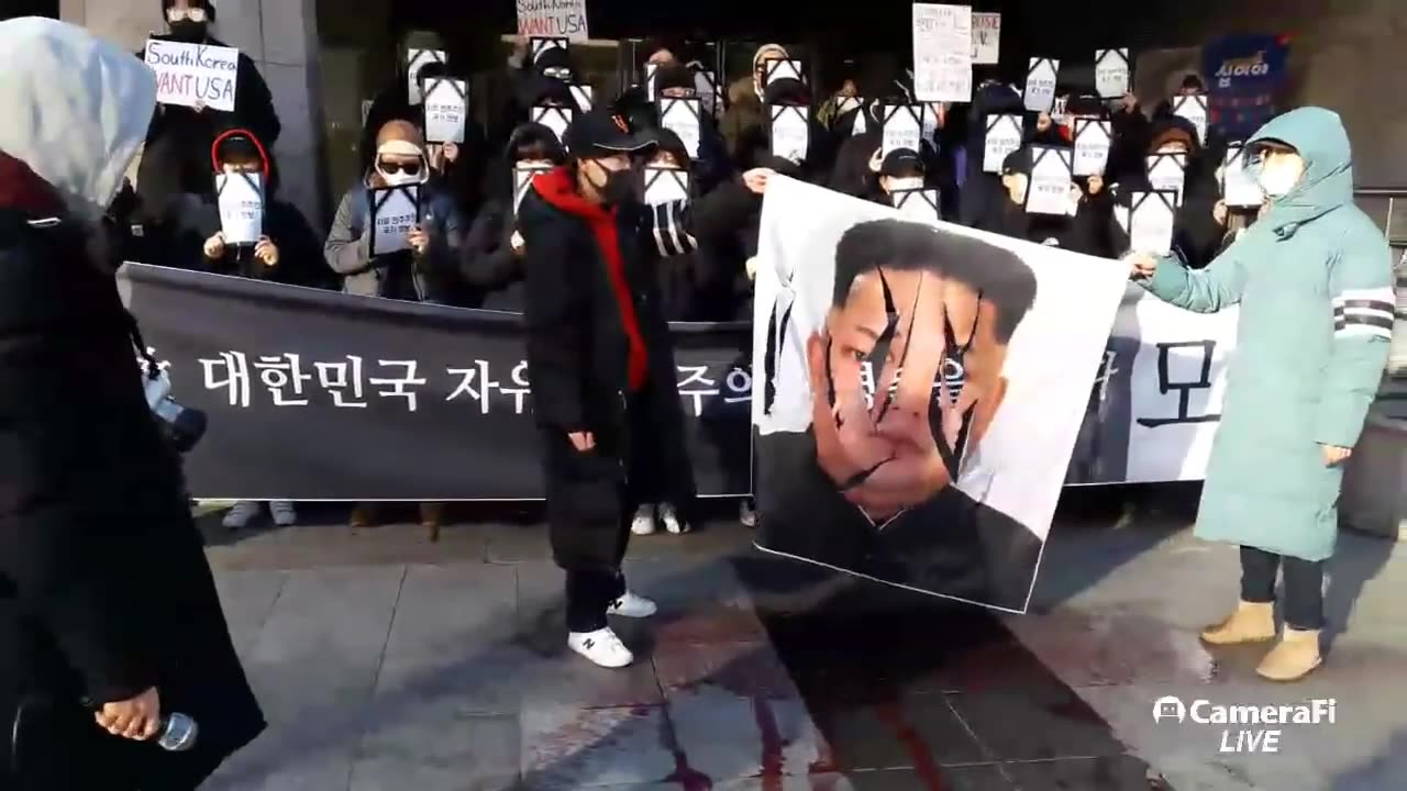 20190106_V3_S01(C7va3ze3x5Q)자유대한민국 미래 세대, 길거리로 나와 김정은 최악의 퍼포먼스를 단행하다!!!