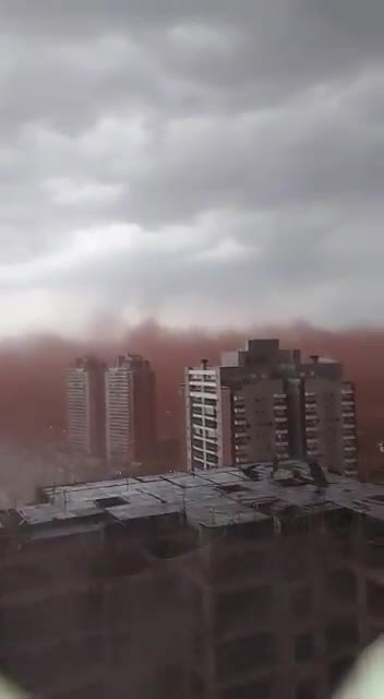 A Major Dust storm hits towns in São Paulo. "It was like a disaster movie," one resident said.