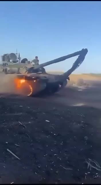 🔥🦅 Russian T-90M after hit by FPV drone!