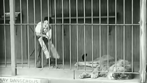 Charlie Chaplin - The Lion's Cage