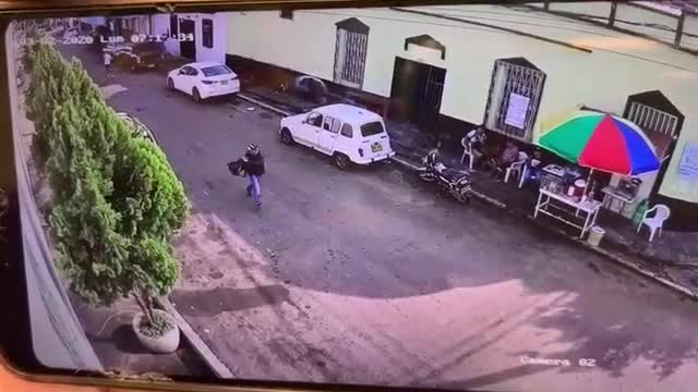 Video: Cámaras de seguridad grabaron el atentado de un sicario en Bucaramanga