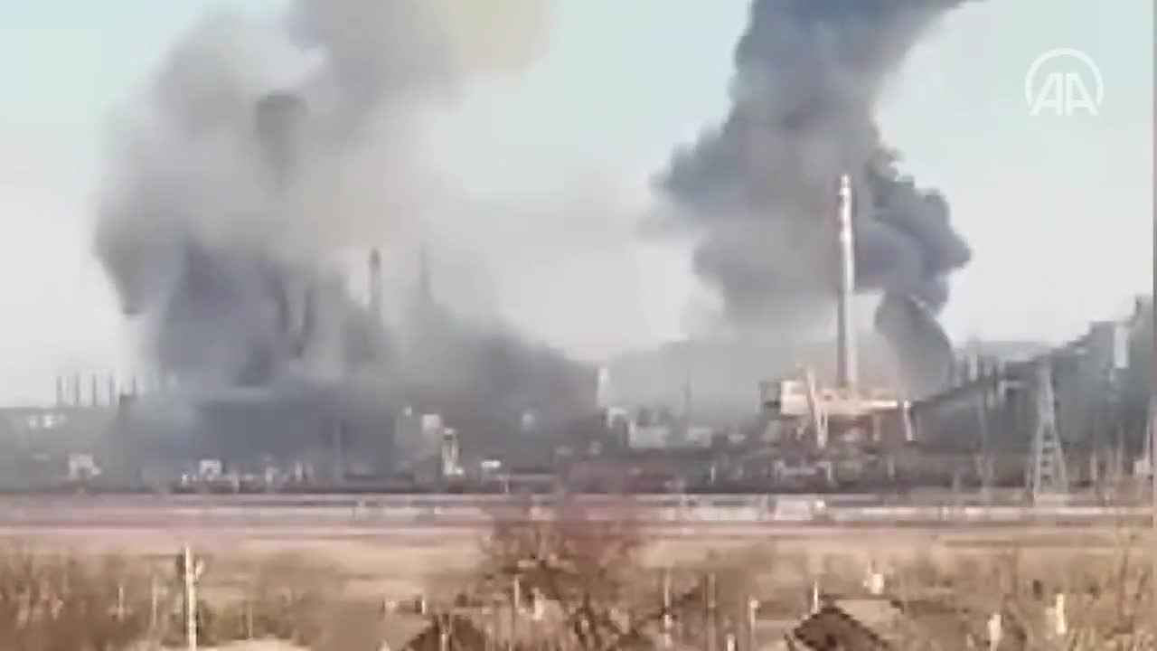 Boje o ocelárny v Mariupolu