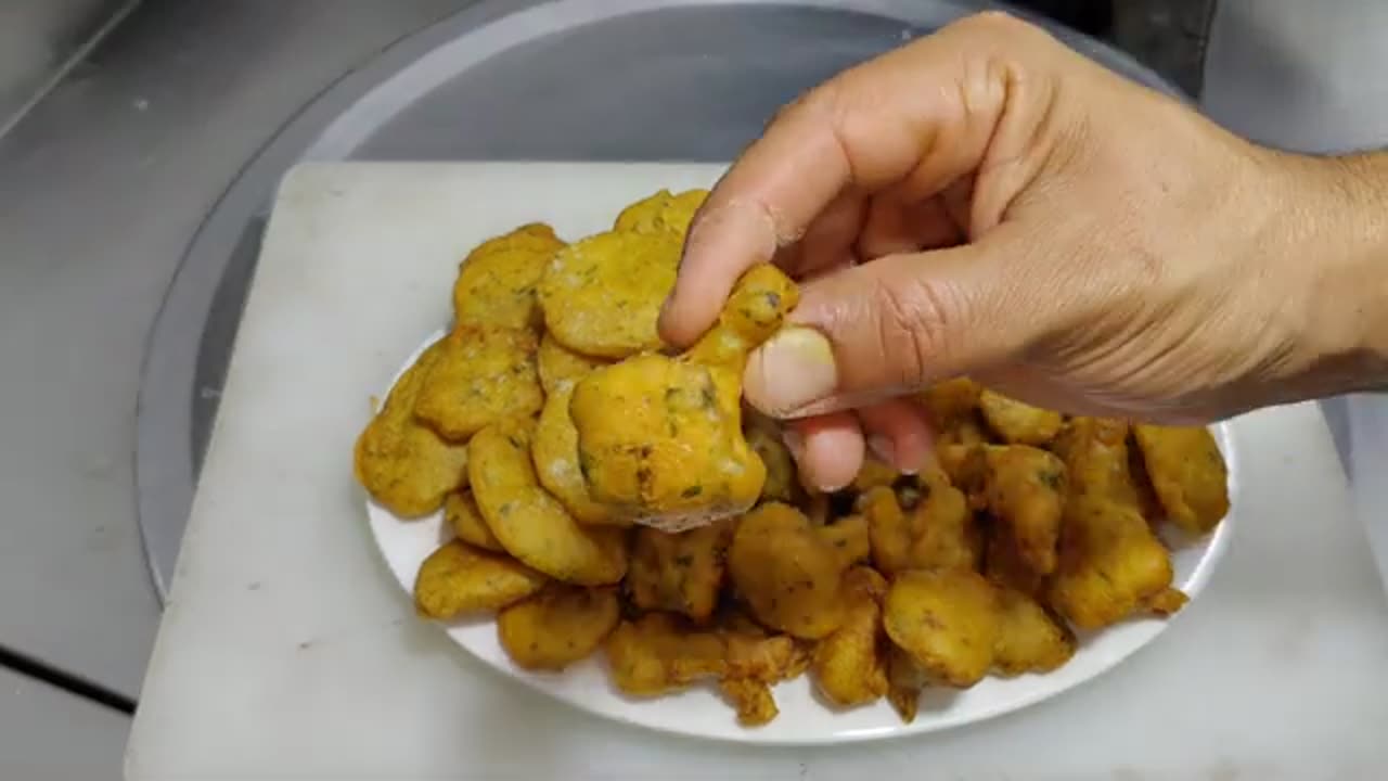 भयंकर ठंड गरमा गरम आलू-गोभी के कुरकुरे पकोड़े | Aloo Gobhi Pakoda Recipe |Mix Veg Pakora