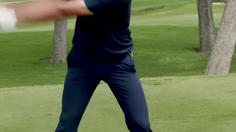 Scottie Scheffler's FOOT SHUFFLING explained #golf #scottie #swing #trademark #foot #shuffle #move