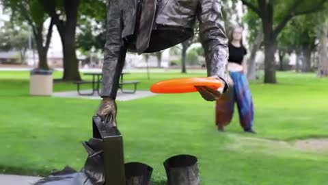 The funny statue of no limitations
