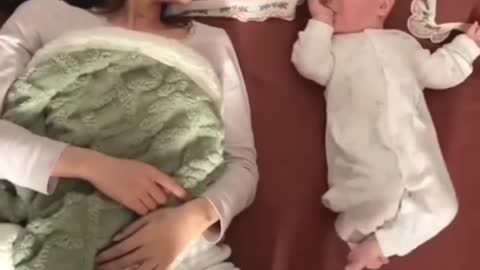 Baby slippieng dance