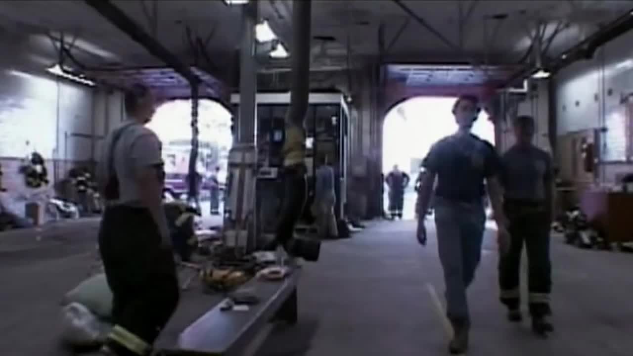 9/11 (documentaire par Gédéon & Jules Naudet, VO)