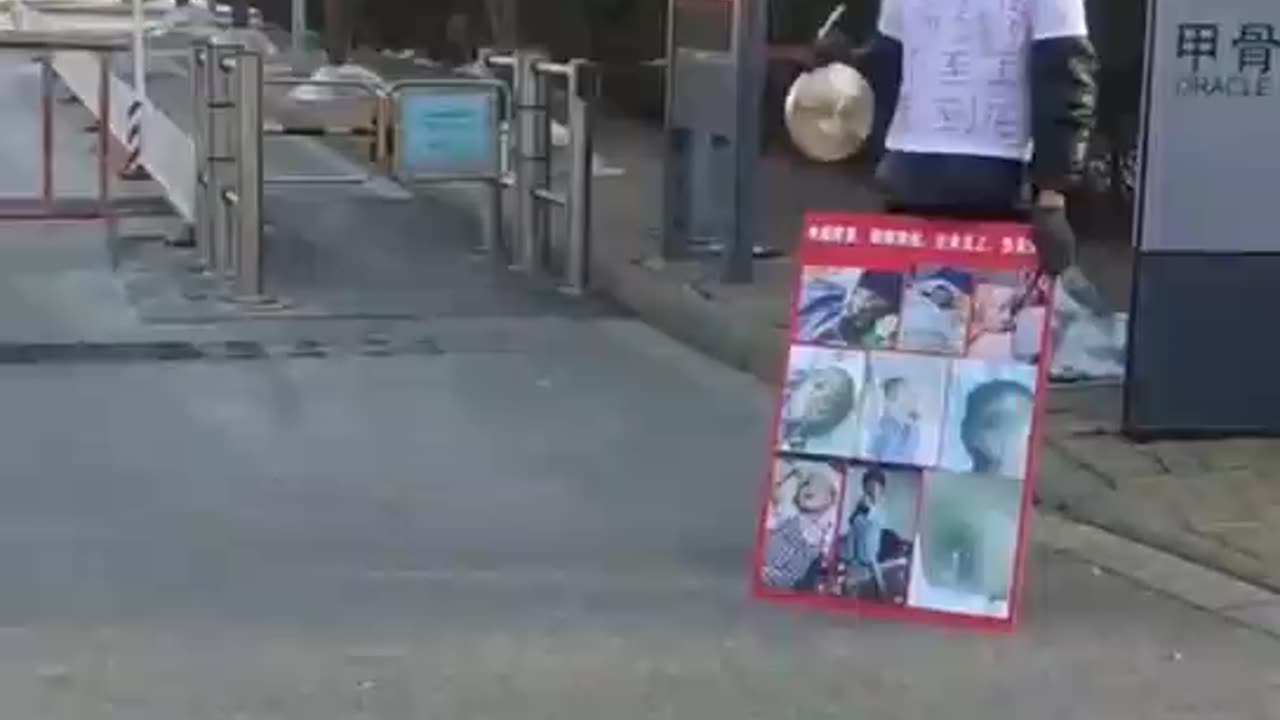 SINOVACSINOVAC Covid-19 vaccine, to sickness and disability! A victim screaming in the streets!