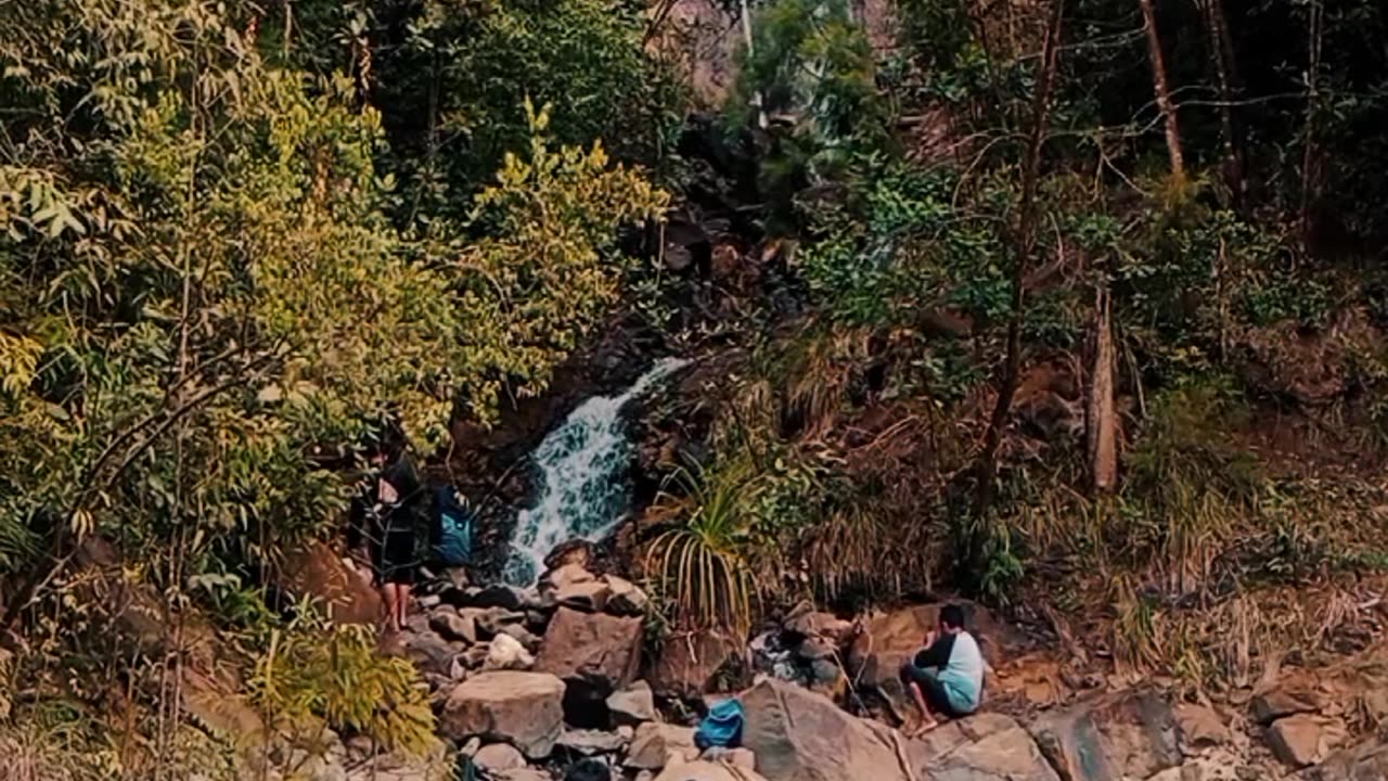 Pemandangan Air Terjun