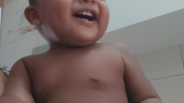 Encha a tua vida com alegrias, ela é curta demais para agonias.