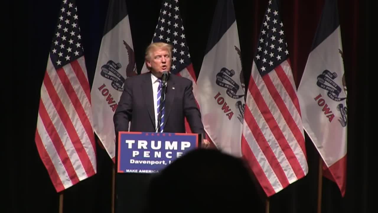 "Lock her up" at Trump rally 2016