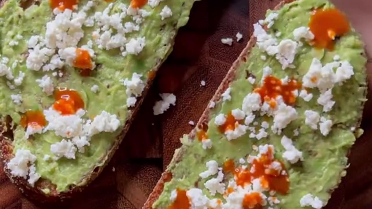 🥑🔥 Creamy Heat: Avocados with Red Hot and Tangy Feta Fusion! 🌶️🧀