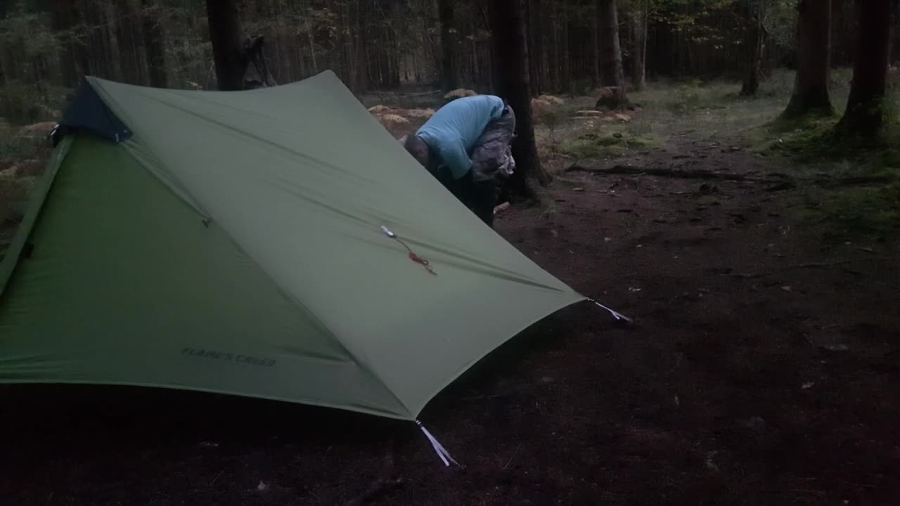 Woodland wildcamping setting up the Lanshan 2