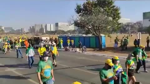 BRAZIL LIVE: BRASILIA GOES TO DELIRIOUS WITH MILLIONS OF PATRIOTS! JUST LEFT