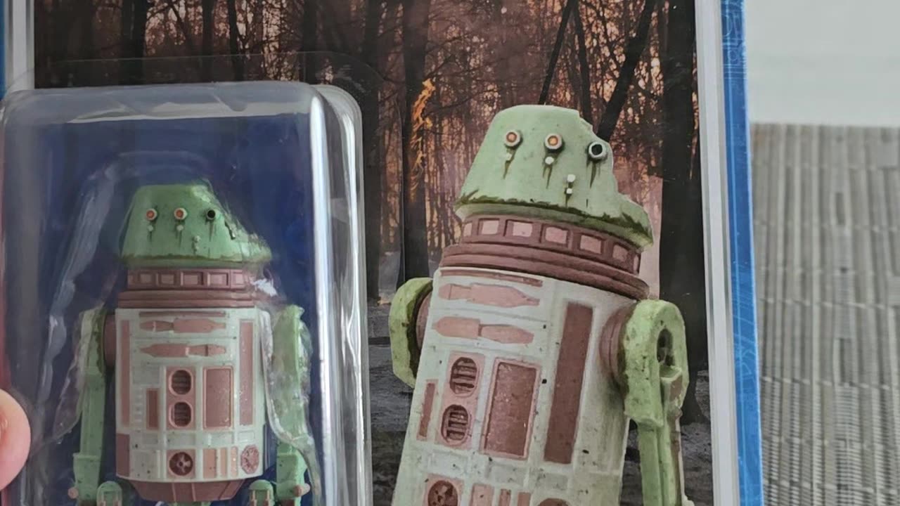 Zombie R5D4 Figure & Lost Ark Pin