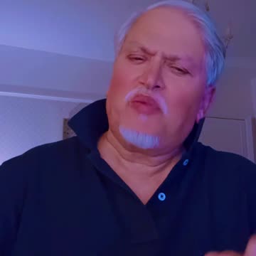 Mr Khan Lip-syncs to the song Athra Baras Ki Tu by Lata Mangeshkar & Mohammad Rafi.