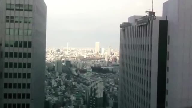 Powerful earthquake 9.1 in Tokyo,Japan swaying the high buildings