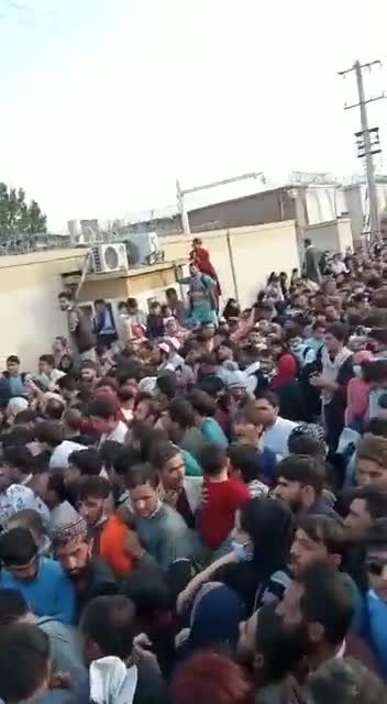 More and more people are gathering outside Kabul airport