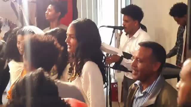 Eritrean amazing weeding hot dance