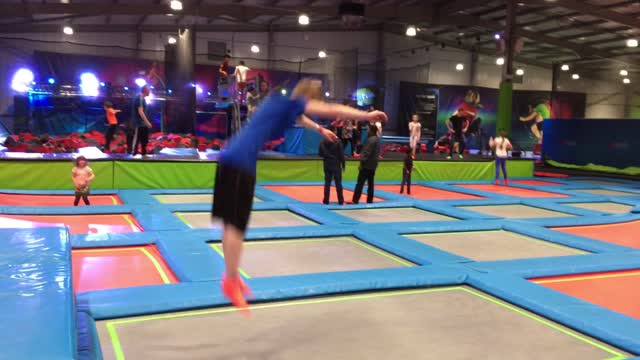 CRAZY TRAMPOLINE PARK TRICKS