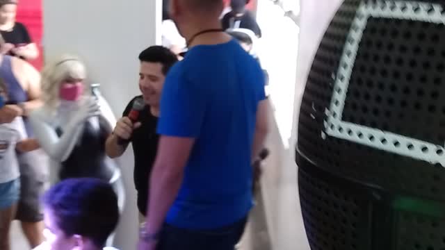 Entrega de um Youtuber