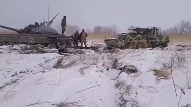 The Armed Forces of Ukraine are abandoning equipment, retreating near Kharkov, Trophy BTR-4