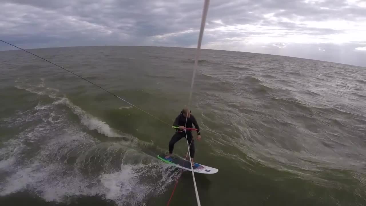 Kitesurfing - nice wave session at Stavoren