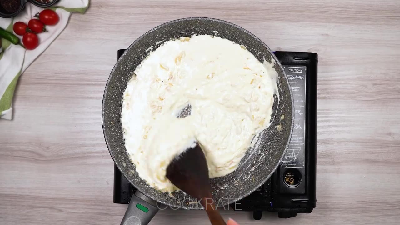 You won't find such creamy chicken even in Italy. Dinner in a pan, in 20 minutes!