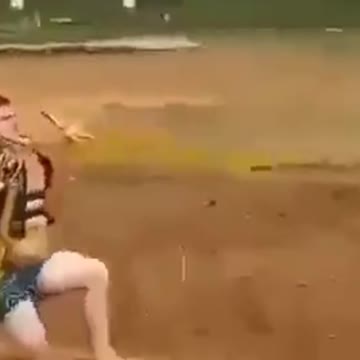 The parachute and the speed boat can't lift it