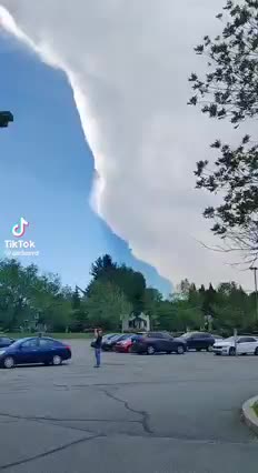 Very strange clouds