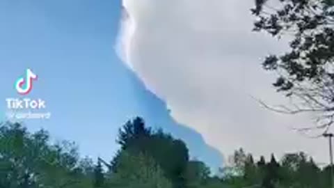 Very strange clouds