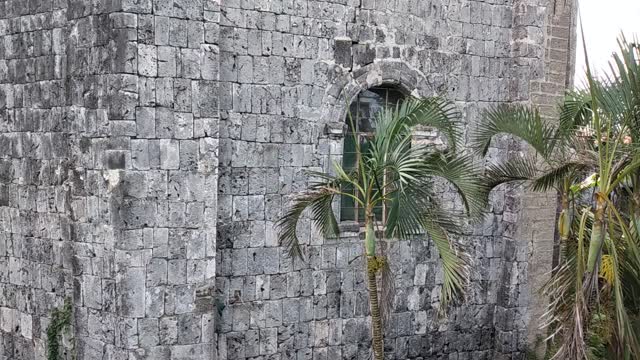 BIG WALL CRACK IN 169 YRS OLD CHURCH