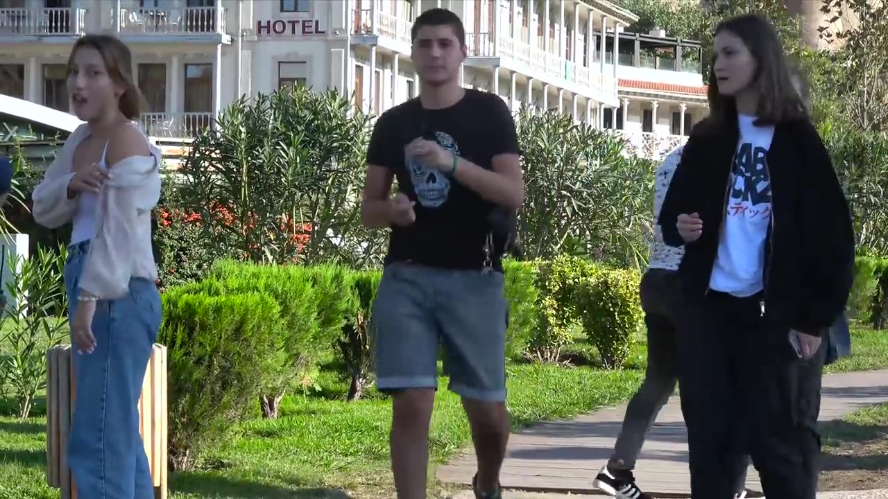 🔥Crazy guy on street prank #6😲 -AWESOME REACTIONS 😲🔥