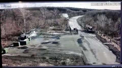 Ukrainian military release footage showing crossing point being shelled