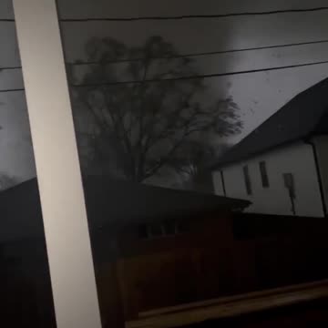 A tornado hits the city of New Orleans.