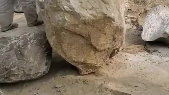 How to perfectly cut a large stone 😲