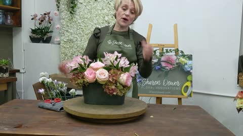 How to make a Massed Oval Flower Arrangement