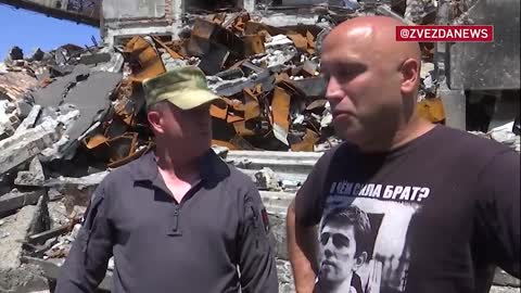 Americký novinář. Dodávat ukrajincům zbraně je jako dodávat zbraně teroristům ISIS