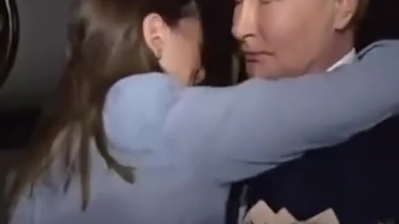 🇷🇺PUTIN greets " SLEEPER AGENTS"