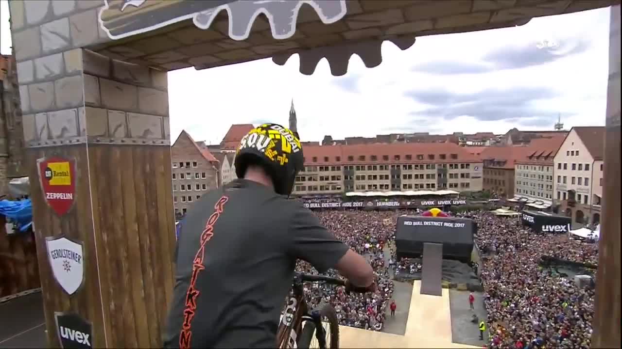 Nicholi Rogatkin goes full send with a 1440 at Red Bull District Ride 2017