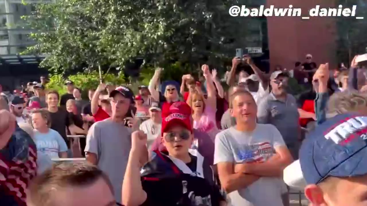 This is one quarter of the crowd size at 8:30am in Grand Rapids, Michigan for President Trump