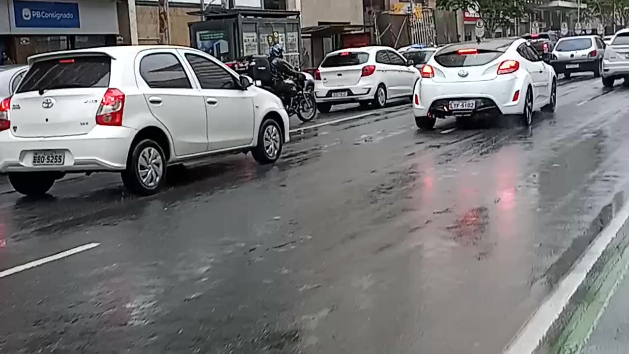 Delivery fixed gear dia de chuva