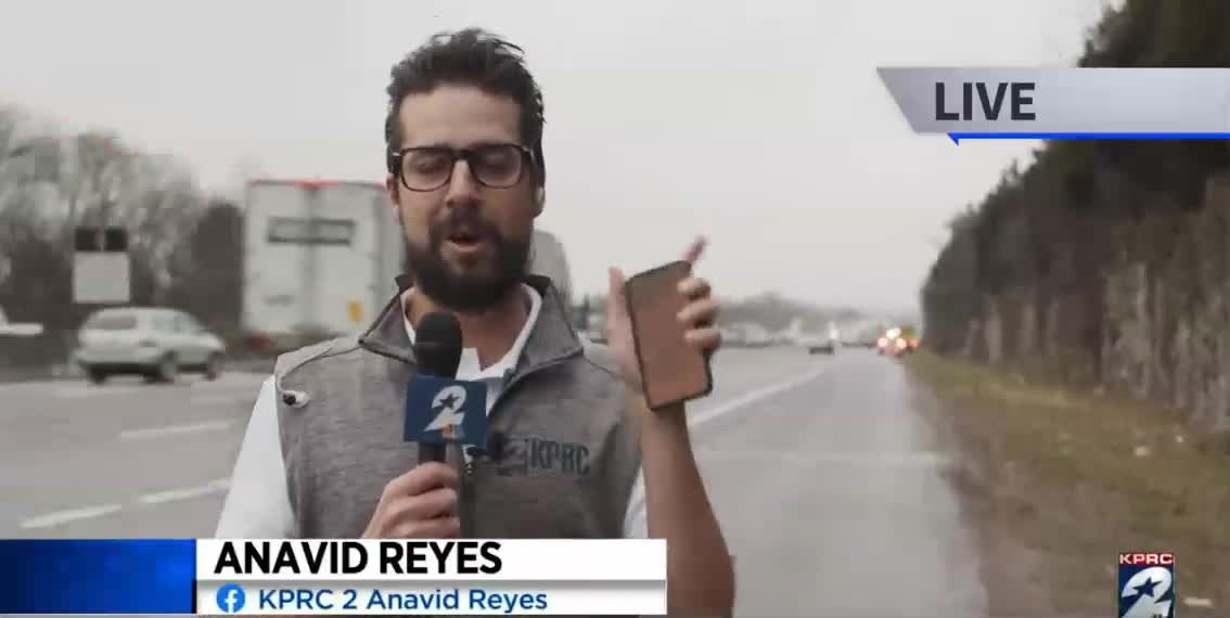 HILARIOUSLY FUNNY news clip! LIVE TV!!! This reporter is comedy.........