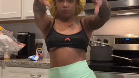 Famous Ocean Twerking in the kitchen in booty shorts [Short]