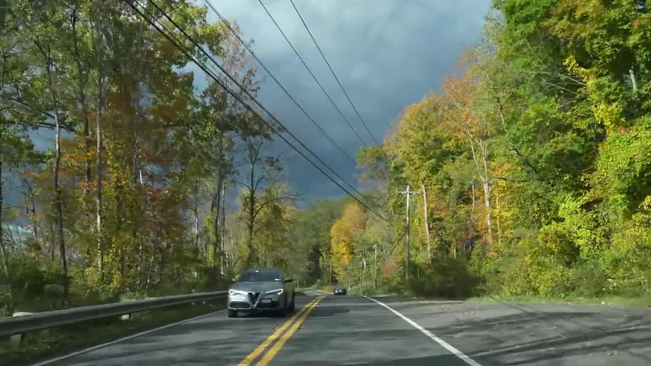 New England Fall Colors Road Trip_ Kancamagus Highway, Stowe, Sleepy Hollow(00h08m38s-00h10m48s)